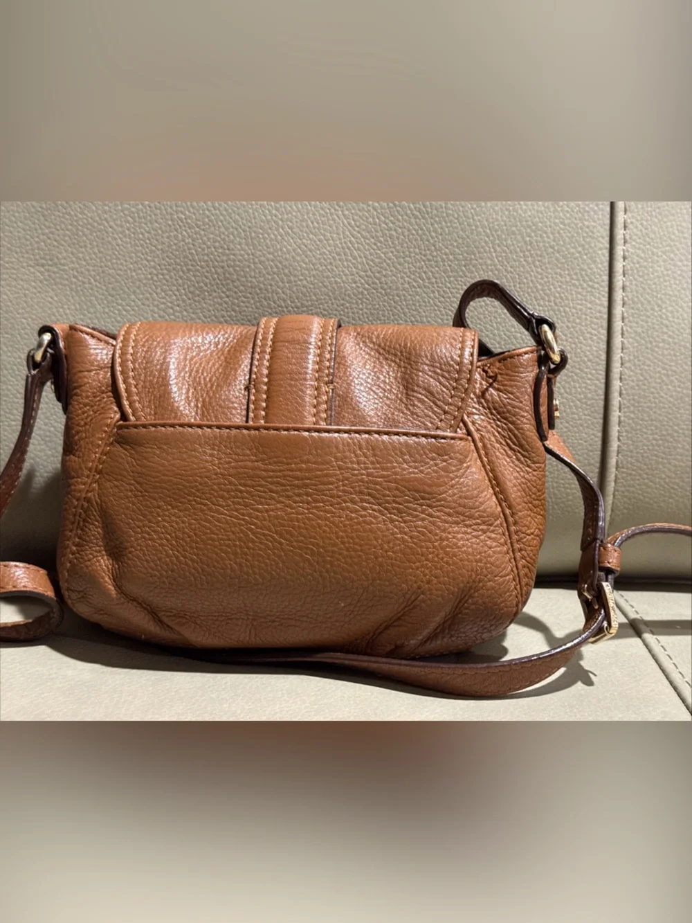 Michael Kors Charlton Brown Leather Crossbody with Gold-Tone Lock (8”x5”) used